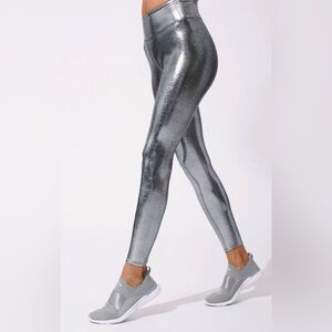 Heroine Sport Marvel Legging Platinum NWT - Medium